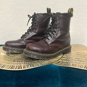 Dr. Martens boots / fur-lined
